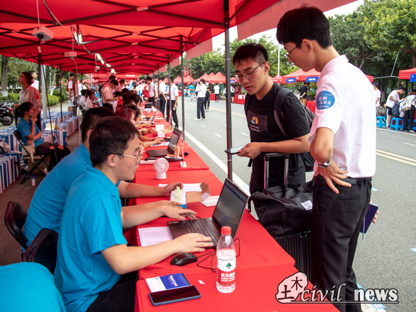 1661553602409083661.jpg 3.jpg